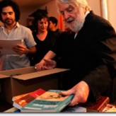 Osvaldo Bayer inauguró la biblioteca El Eternauta