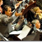 Consenso para resarcir a los vecinos damnificados por el derrumbe